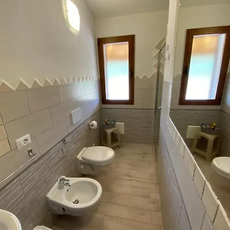 Molti Mari أولبيا