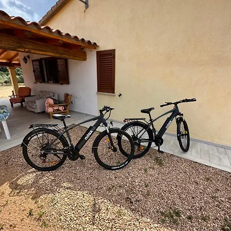 فندق مبيت وإفطار Molti Mari B&B Retreat أولبيا