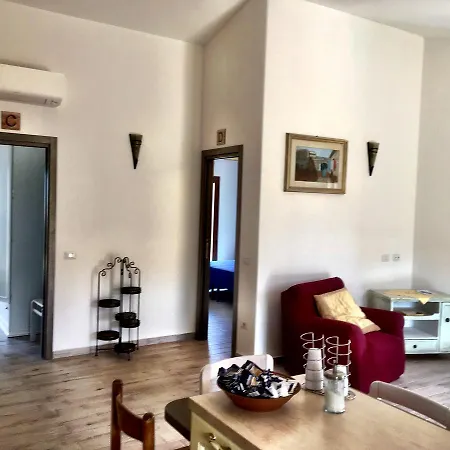 Molti Mari Bed & Breakfast 2*